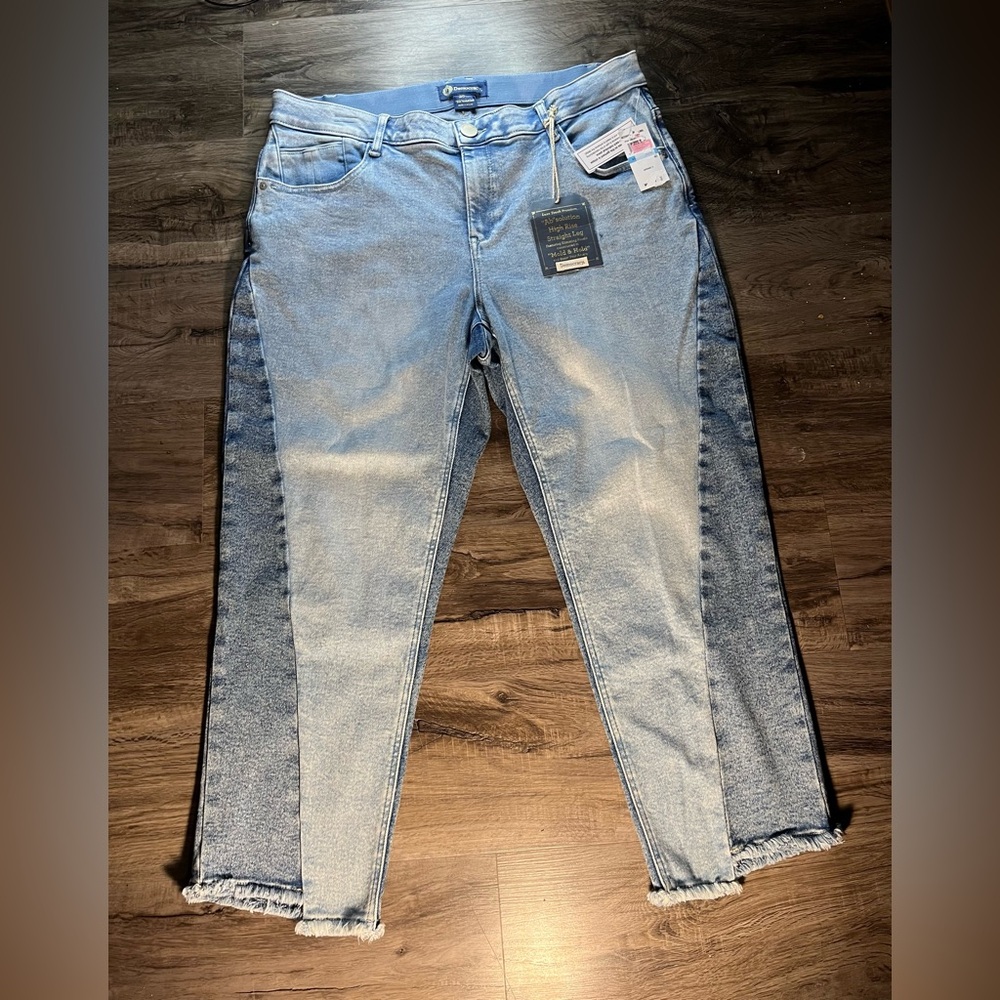 Democracy Blue Ankle Cropped Jeans